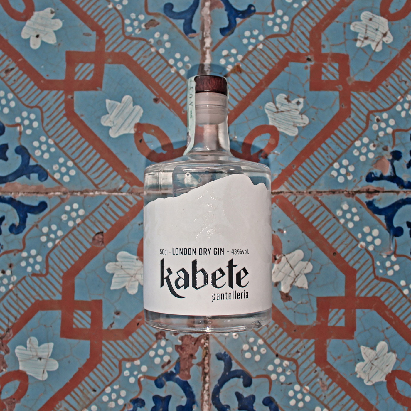 view-mexican-sotol-drink-with-glass-bottle (1)33xz_DxO